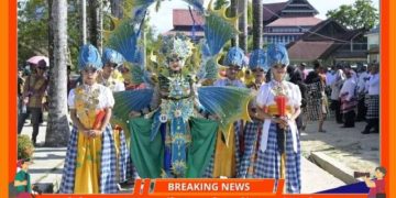 Kolaka Utara Tampil Memukau di Pawai Budaya HUT ke-62 Sultra